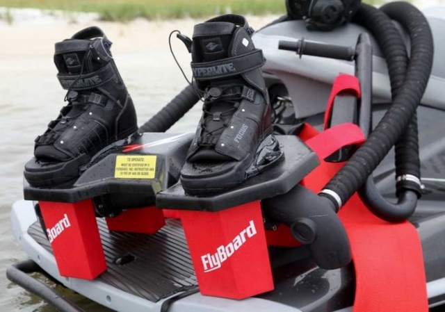  Equipamento de flyboard para praticar na Córsega 
